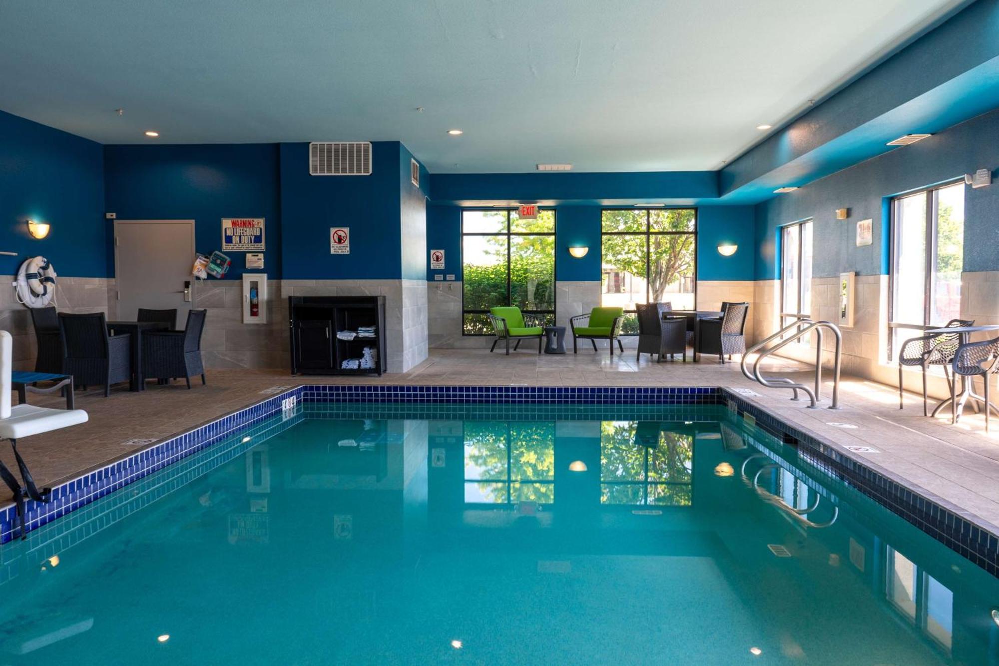 Hampton Inn Elkhorn Lake Geneva Area Екстер'єр фото